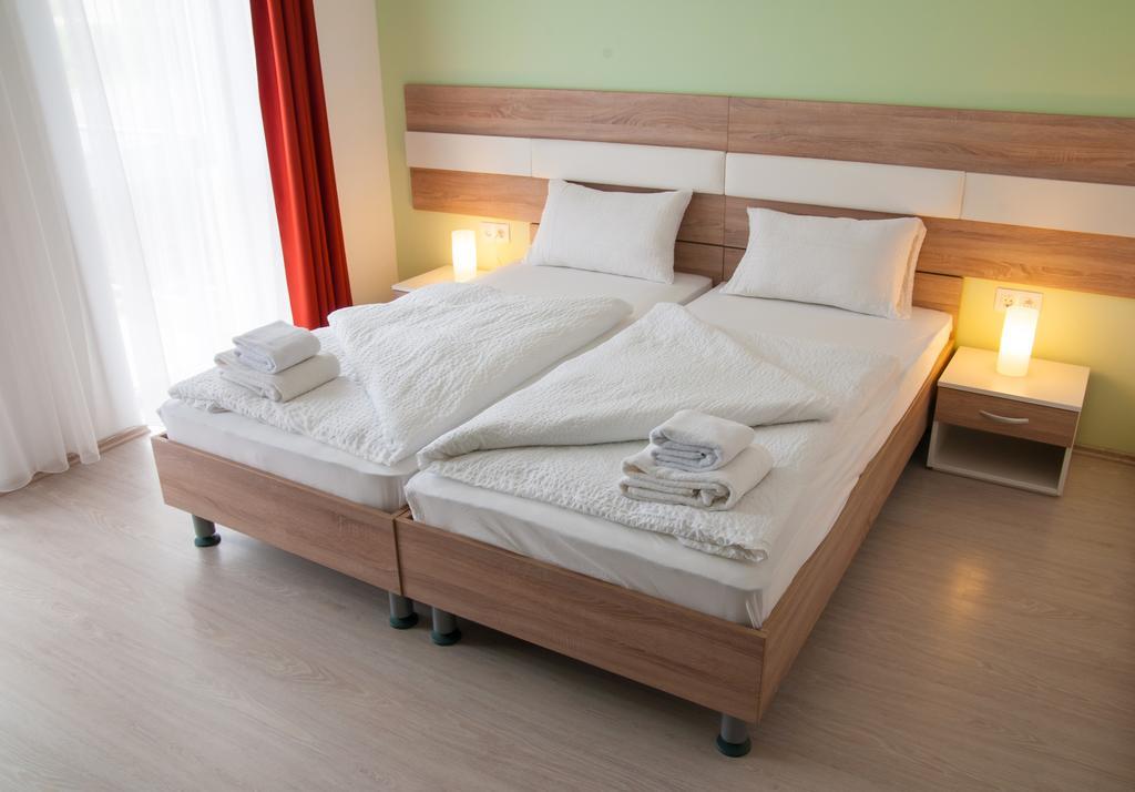 Hotel Pallone バラトンフレド 部屋 写真
