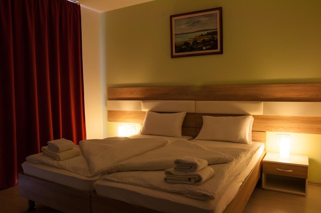 Hotel Pallone バラトンフレド 部屋 写真