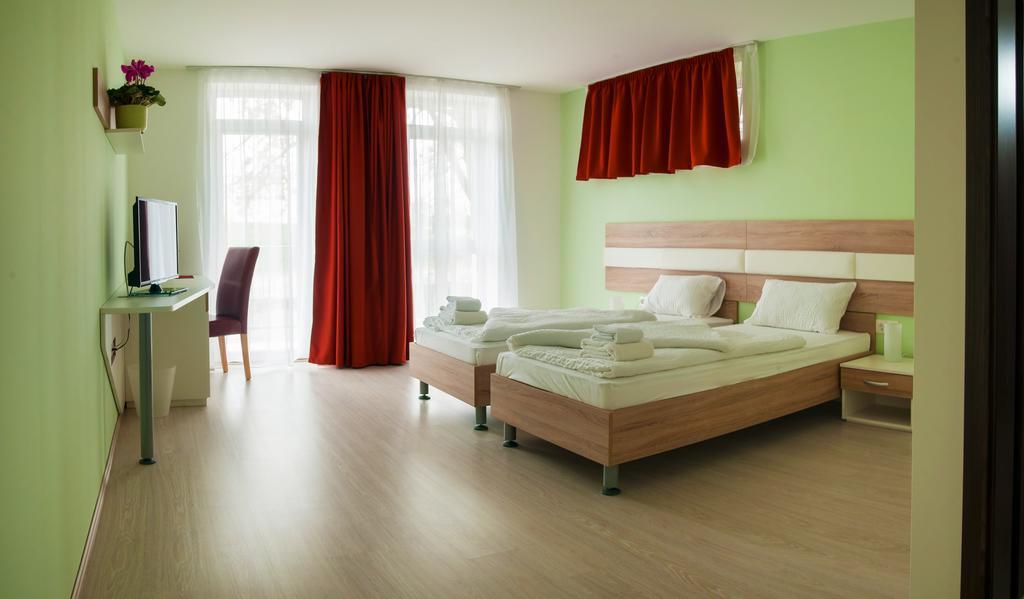 Hotel Pallone バラトンフレド 部屋 写真
