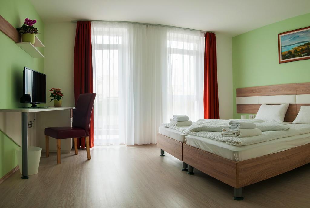 Hotel Pallone バラトンフレド 部屋 写真