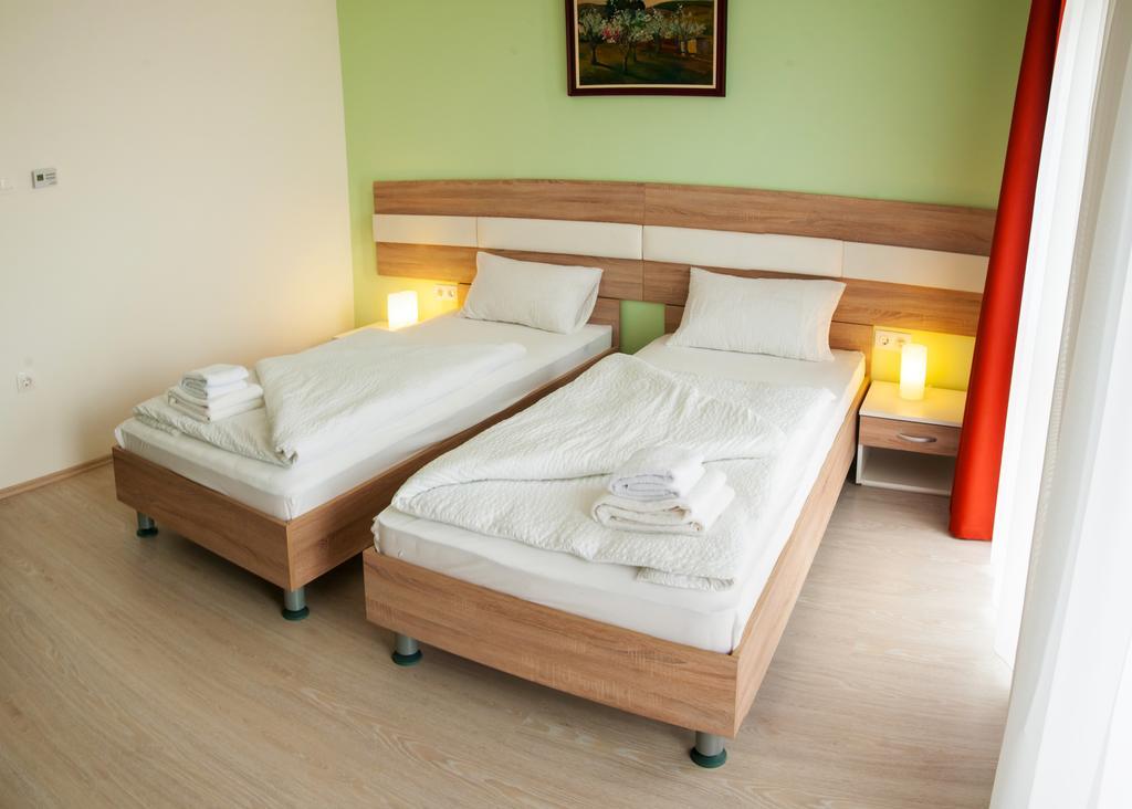 Hotel Pallone バラトンフレド 部屋 写真